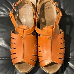 Dansko Tan Brown Sandals with Woven Leather Design